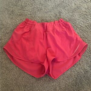 Lululemon High rise Hotty Hot Shorts 2.5’